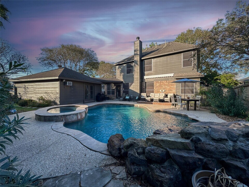 1804 San Jose St in Friendswood, TX - Building Photo