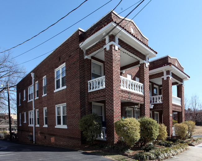 108 N Mendenhall St in Greensboro, NC - Building Photo - Building Photo