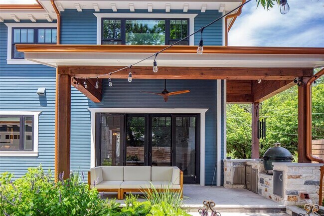 2407 Quarry Rd in Austin, TX - Building Photo - Building Photo