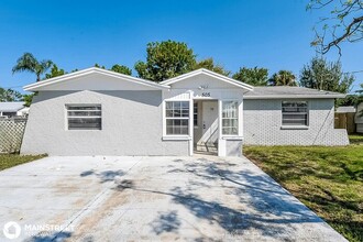 505 Florida Cir S in Apollo Beach, FL - Building Photo - Building Photo