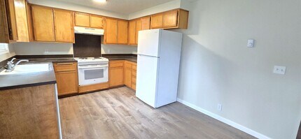 2873-2873 Applewood Ln in Eugene, OR - Building Photo - Building Photo