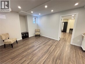 4640 Doug Wright Dr in Burlington, ON - Building Photo - Building Photo