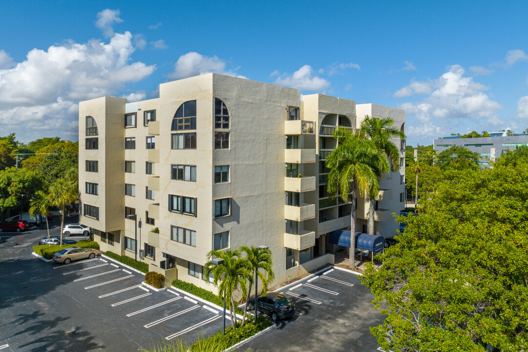 Tigertail Bay in Miami, FL - Building Photo