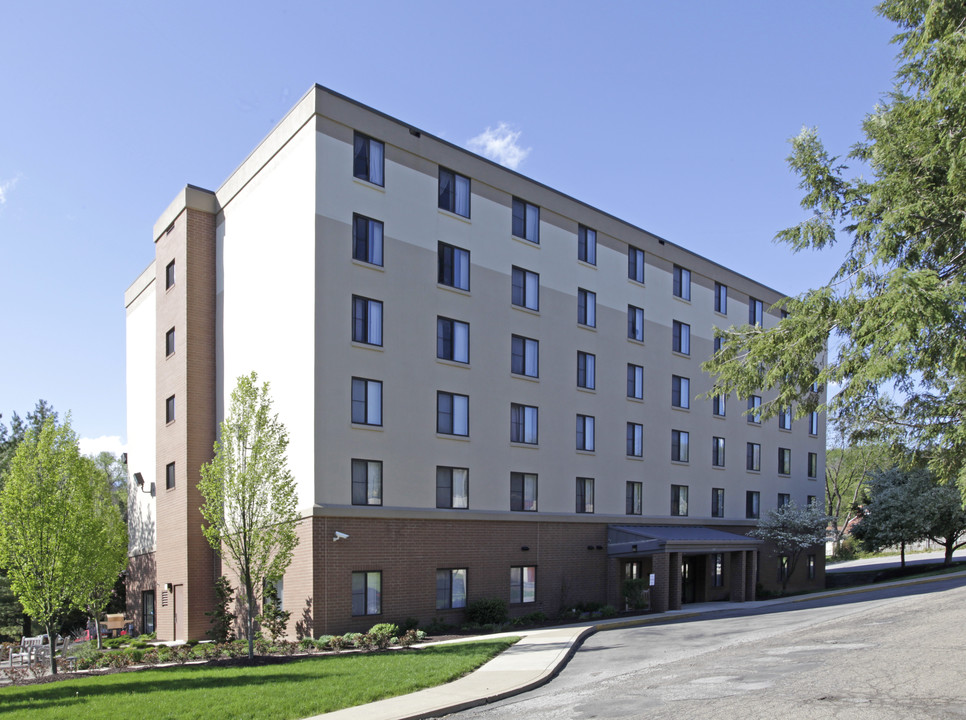 Marian Plaza in Pittsburgh, PA - Foto de edificio