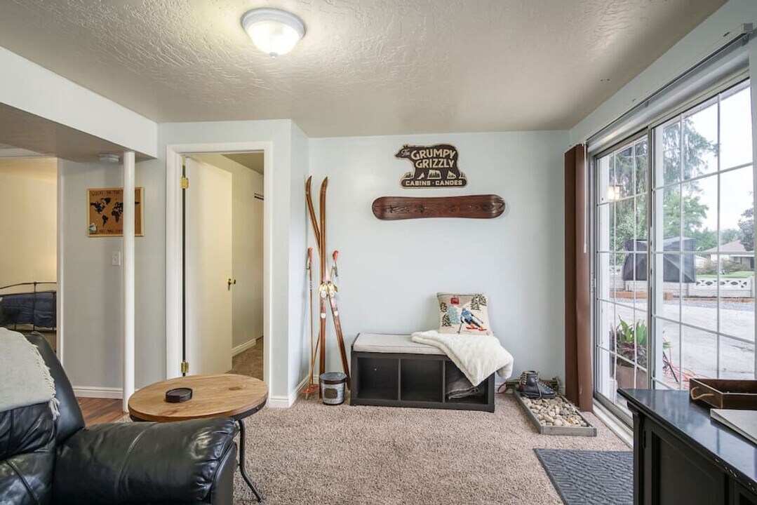 1212 E 8280 S-Unit -ID1249828P in Sandy, UT - Building Photo