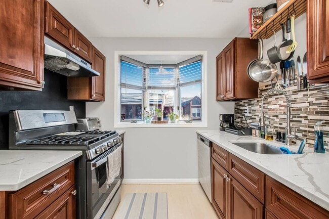 property at 8 Davids Ln