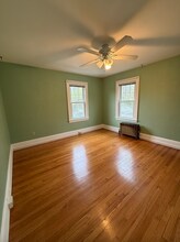 61 Norwood Ter in Holyoke, MA - Foto de edificio - Building Photo