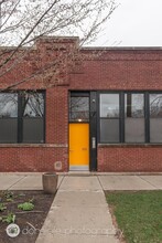 3312 N Ravenswood Ave in Chicago, IL - Foto de edificio - Building Photo