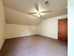 412 Bowie St in West Columbia, TX - Building Photo - Building Photo