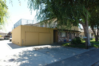 843 Maryann Dr in Santa Clara, CA - Foto de edificio - Building Photo