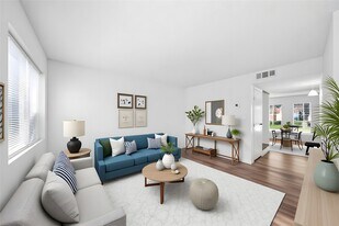 11002 Hammerly Blvd in Houston, TX - Building Photo