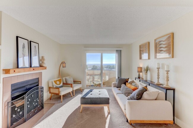 Americana Lakewood Apartments in Lakewood, CO - Building Photo - Building Photo