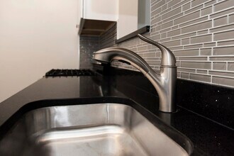 730 W Roscoe St, Unit 724-1S in Chicago, IL - Building Photo - Building Photo