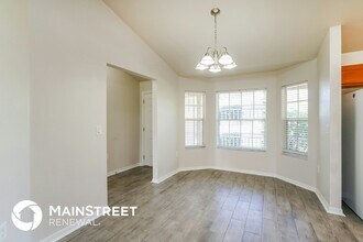 1336 Japan St in North Port, FL - Foto de edificio - Building Photo