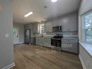 1036 Ivaloo St in Norfolk, VA - Foto de edificio - Building Photo