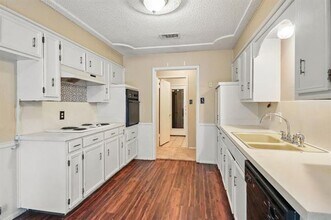 2306 Smokerise Dr in Arlington, TX - Building Photo - Building Photo