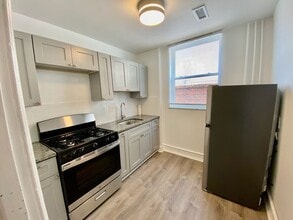 2532 S Broad St in Philadelphia, PA - Building Photo - Building Photo