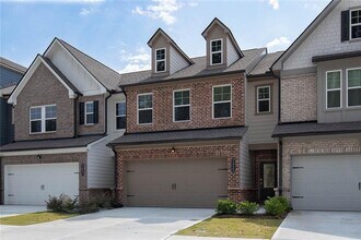 2425 Livi Ln in Buford, GA - Building Photo - Building Photo