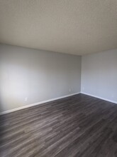 11306 S Figueroa St in Los Angeles, CA - Building Photo - Building Photo