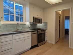 216 Park St in Pacific Grove, CA - Foto de edificio - Building Photo