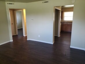 7241 E Sunny Vale Dr in Columbia, MO - Building Photo - Building Photo