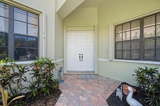 10174 Dover Carriage Ln in Wellington, FL - Building Photo - Building Photo