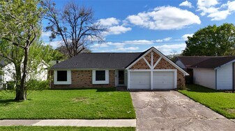 11127 Sageview Dr in Houston, TX - Building Photo