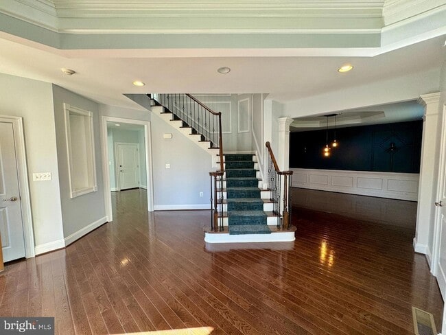 42403 Pine Forest Dr, Unit F208 in Chantilly, VA - Building Photo - Building Photo