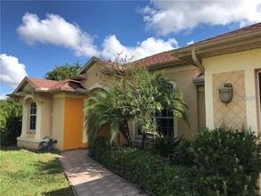 1424 S Cranberry Blvd in North Port, FL - Building Photo - Building Photo