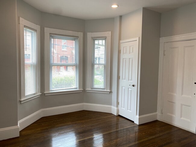 7 Quincy St, Unit 1 in Somerville, MA - Building Photo - Building Photo