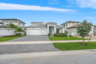 9516 St Germain Dr in Palm Beach Gardens, FL - Building Photo - Building Photo