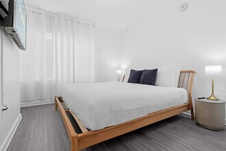 1200 Ocean Dr in Miami Beach, FL - Building Photo - Building Photo