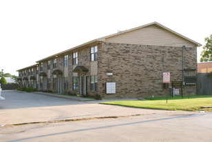 Grand Manor Apartments