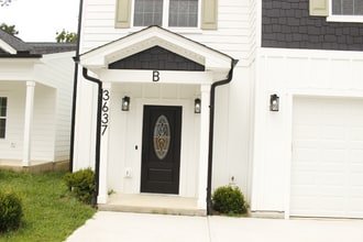 3637 Guess Rd, Unit Unit B in Durham, NC - Foto de edificio - Building Photo