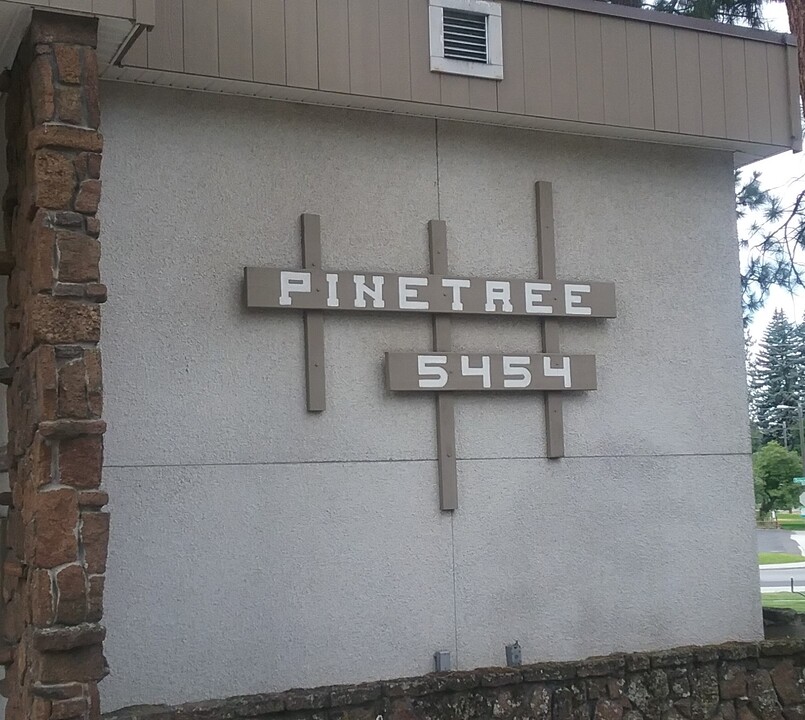 Pinetree Apartments in Spokane, WA - Building Photo