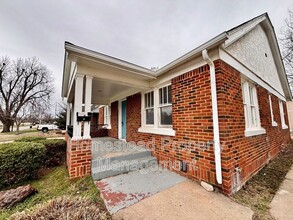 2825 NW 18th St in Oklahoma City, OK - Foto de edificio - Building Photo