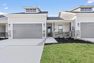 5036 Mooney Fls Dr in Bryan, TX - Building Photo