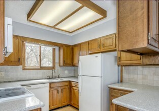 142 E. Wood in Clearwater, KS - Foto de edificio - Building Photo