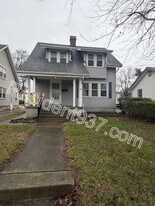 1520 S Smithville Rd in Dayton, OH - Building Photo