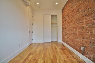 119 Ralph Ave in Brooklyn, NY - Foto de edificio - Floor Plan