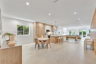 617 NE 14th Ave in Fort Lauderdale, FL - Building Photo - Building Photo