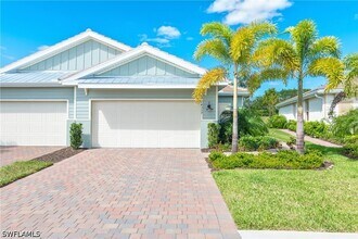 14559 Edgewater Cir in Naples, FL - Building Photo - Building Photo