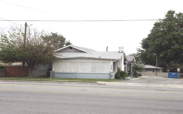 4036-4040 Temple City Blvd in Rosemead, CA - Building Photo