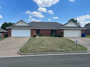 714 Parkview Cir in Hewitt, TX - Building Photo - Building Photo