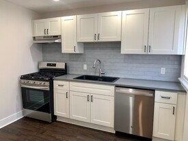 3806 Dodge St, Unit 3806 in Omaha, NE - Building Photo
