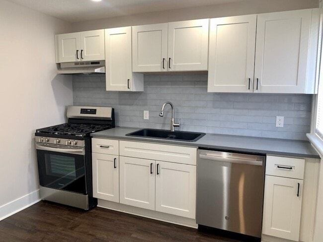 3806 Dodge St, Unit 3806