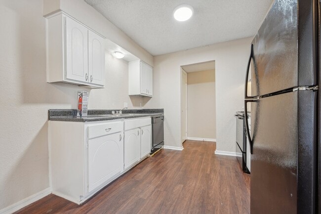 Wilshire Lofts and Townhomes in Oklahoma City, OK - Foto de edificio - Building Photo