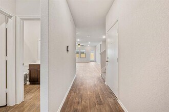 204 Lily Pond Trl in San Marcos, TX - Building Photo - Building Photo