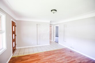 735 Russell St in Toledo, OH - Building Photo - Building Photo