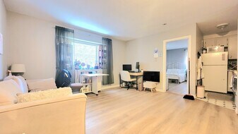 190 Kelton St, Unit 14 in Boston, MA - Building Photo